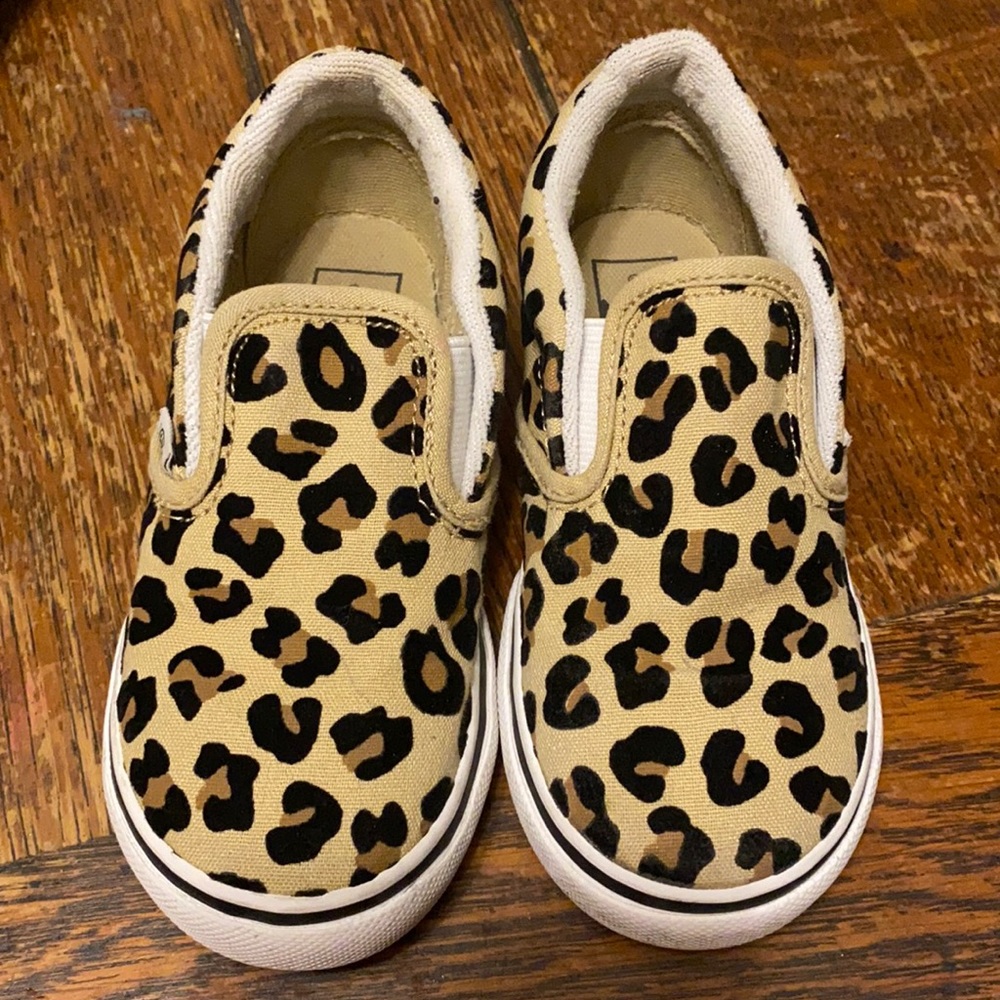 Toddler leopard vans!